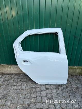 Задняя правая дверь 821005024R RENAULT
