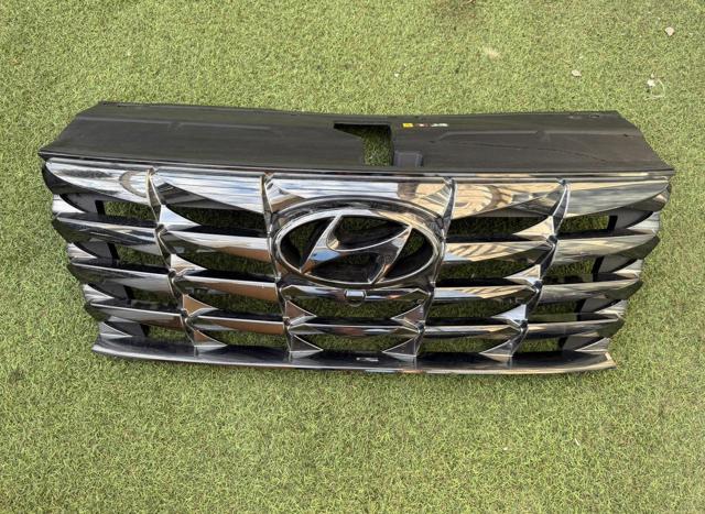 HYUNDAI 86351N7110 Решетка радиатора в наличии Чернигов