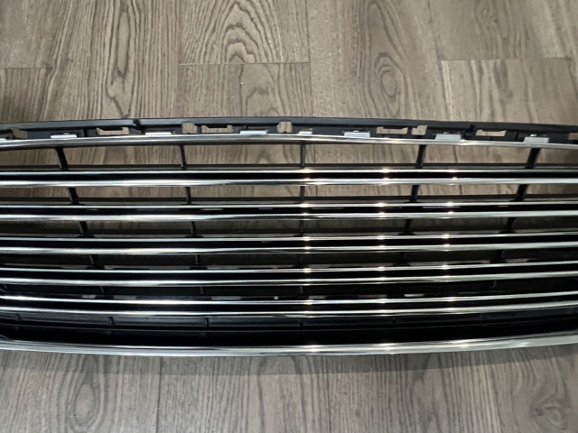 Облицовка радиатора DS738150JW FORD
