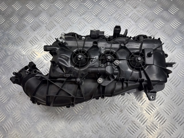 Впускной коллектор 11618647975 BMW