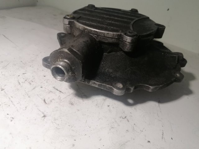 MERCEDES 0002304365 Насос вакуумный в наличии Житомир