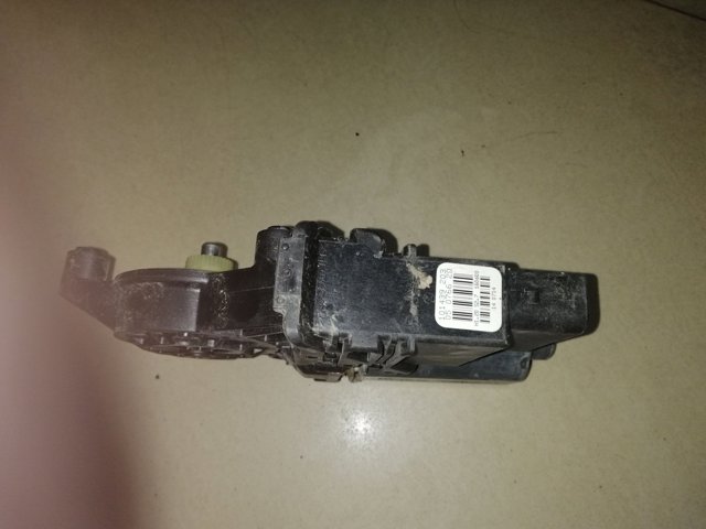 Мотор стеклоподъемника двери задней, левой 0130821697 BOSCH