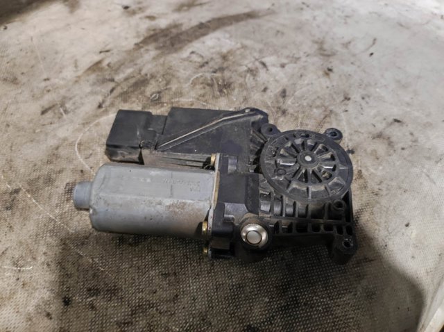 MERCEDES 0130821698 Мотор стеклоподъемника двери передней правой в наличии Харьков