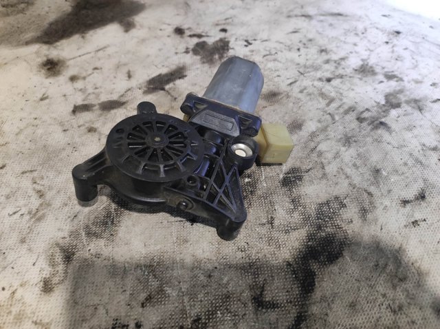 BOSCH 0130821709 Мотор стеклоподъемника двери передней правой в наличии Украина