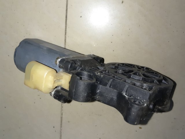 BOSCH 0130821716 Мотор стеклоподъемника двери передней левой в наличии Полтава