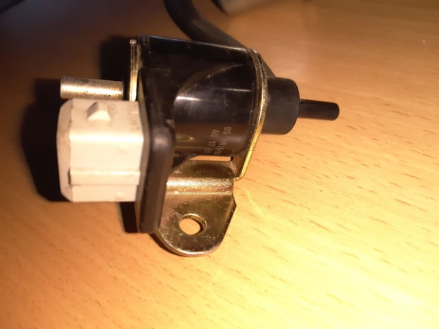 Клапан соленоид регулирования заслонки EGR 028906283F VAG