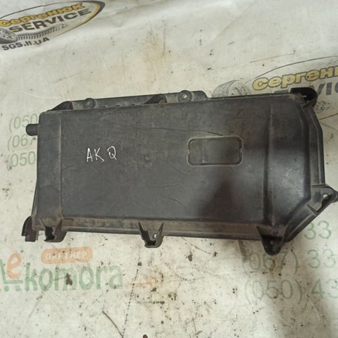 Корпус воздушного фильтра 036129611M VAG