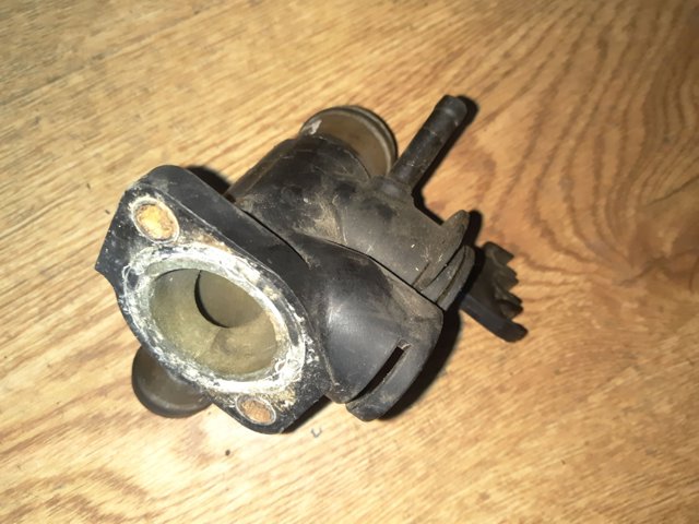 037121133F Фланец системы охлаждения (тройник) купить Житомир