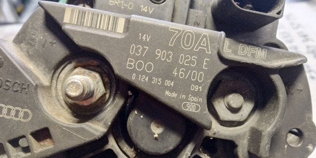 Генератор автомобиля 037903025E VAG