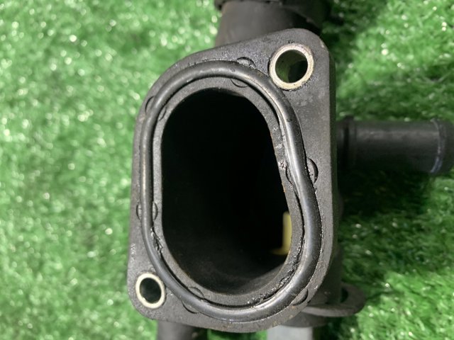 VAG 038121132D Фланец системы охлаждения в наличии Винница
