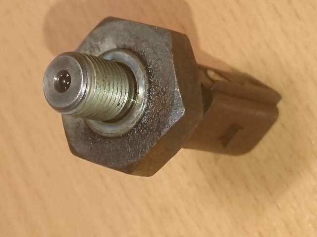 038919081D VAG Датчик давления масла купить в Кривой Рог