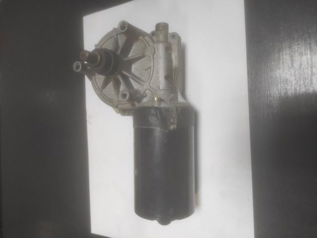 Мотор стеклоочистителя лобового стекла 0390242404 BOSCH