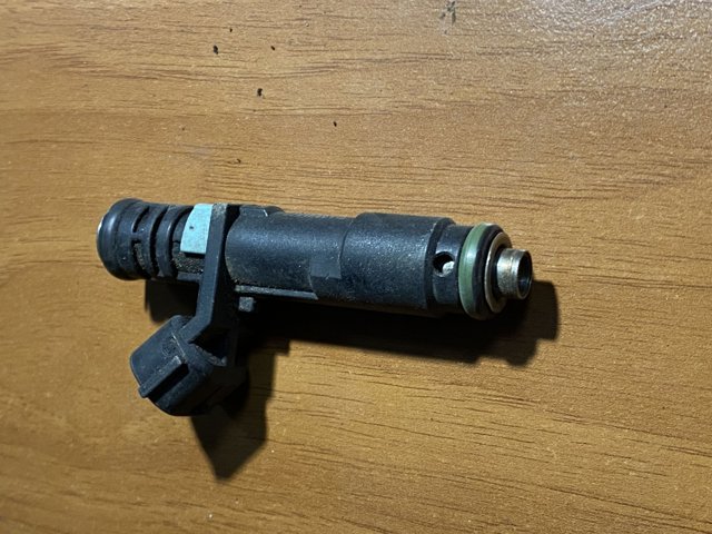 VAG 03D906031G Топливные форсунки в наличии Черкассы
