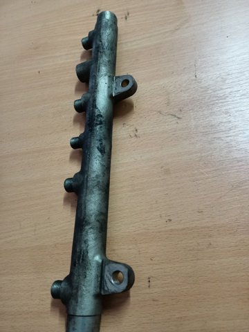 BOSCH 0445214015 Распределитель топлива (рампа) в наличии Николаев