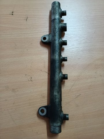 0445214015 BOSCH Распределитель топлива (рампа) купить в Львов