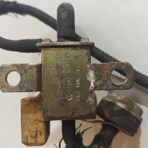 Клапан соленоид регулирования заслонки EGR 054906267A VAG