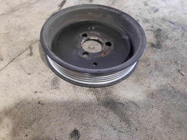 VAG 059121031L Шкив помпы в наличии Ровно