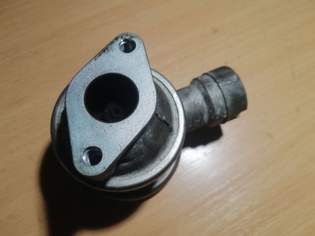 Клапан подачи вторичного воздуха 06A131351 VAG