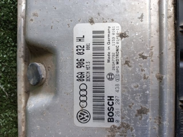 Модуль управления двигателем 06A906032HL VAG