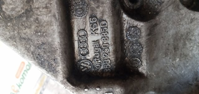 VAG 06B260885D Кронштейн компрессора кондиционера в наличии Чернигов