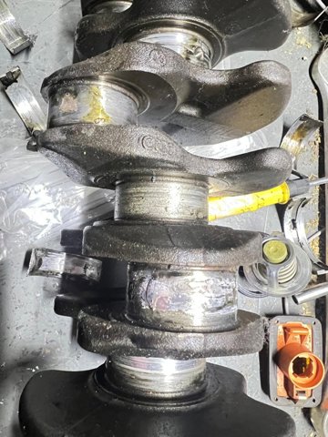 Вал коленчатый и маховик 070105019F VAG