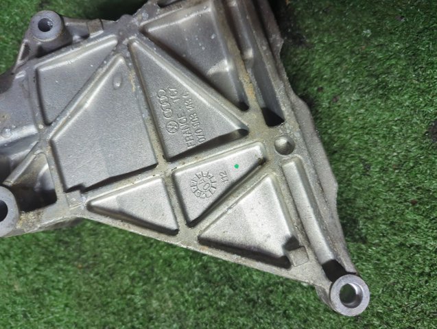 VAG 070903143C Кронштейн генератора в наличии Житомир