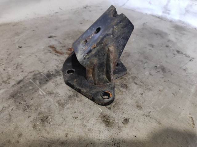 1091A079 MITSUBISHI Кронштейн подушки (опоры) двигателя левой купить в Чернигов