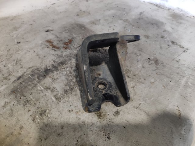 1091A079 MITSUBISHI Кронштейн подушки (опоры) двигателя левой купить в Ирпень
