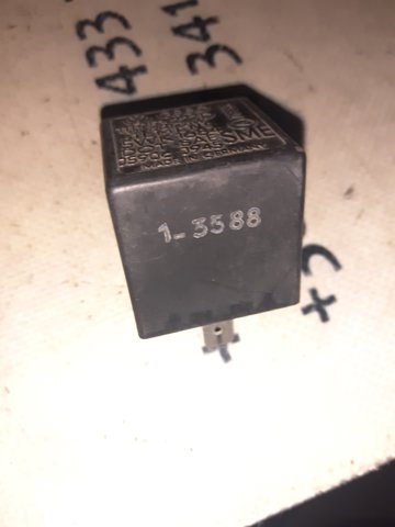 Реле 111953227D VAG