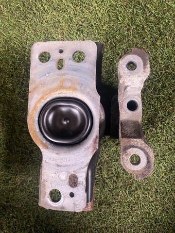 Подушка двигателя передняя 11210AX60A NISSAN