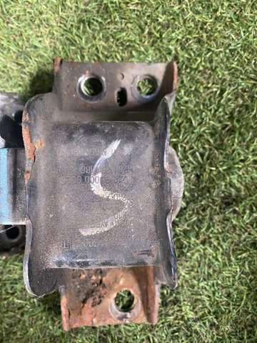11210AX60A NISSAN Подушка (опора) двигателя передняя купить в Черкассы