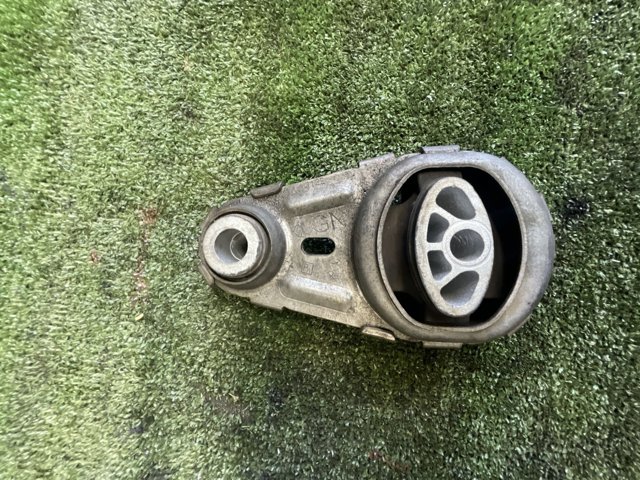 RENAULT 112380006R Задняя опора двигателя в наличии Николаев