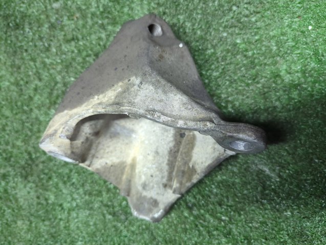 Кронштейн опоры двигателя 113320021R RENAULT