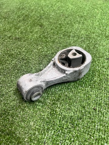 NISSAN 113501KC0A Подушка (опора) двигателя правая задняя в наличии Каменское