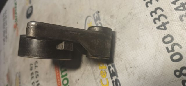 Натяжная планка поликлинового ремня 117502W200 NISSAN
