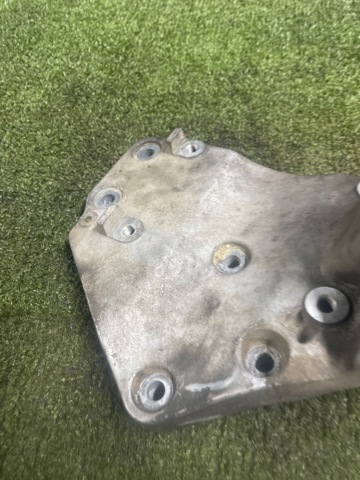 NISSAN 11910EB300 Кронштейн компрессора кондиционера в наличии Львов