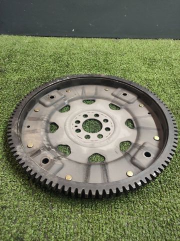 NISSAN 12331EB30A Маховик в наличии Ирпень
