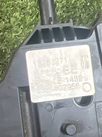 Запор кабины 13258271 GM