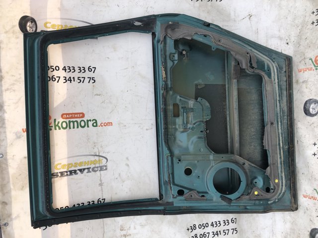 1379863 FORD Дверь задняя правая купить в Кривой Рог