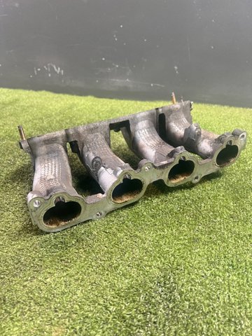 Коллектор впускной нижний 14001AE010 NISSAN