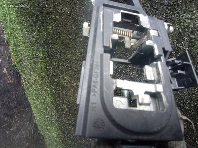 1465796 Держатель наружной ручки двери задней левой купить Ровно