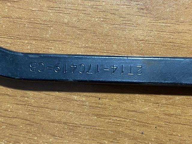 Рычаг-поводок дворника заднего стекла Ford Connect