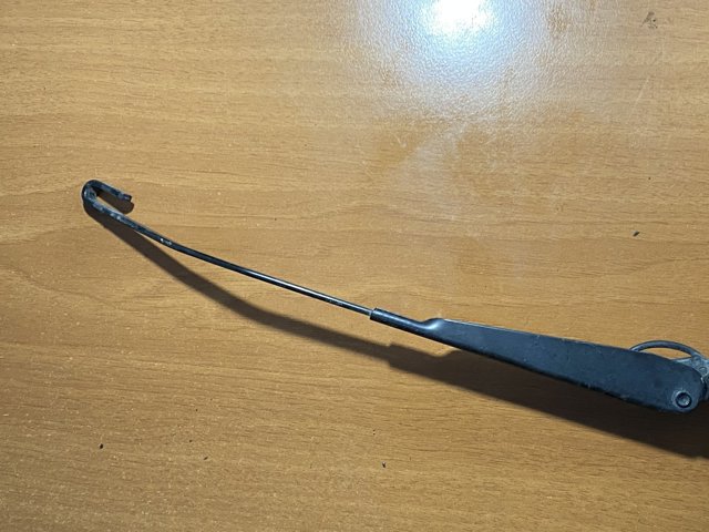 1520303 Рычаг-поводок стеклоочистителя заднего стекла купить Львов