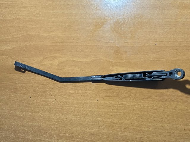 1520303 Рычаг-поводок стеклоочистителя заднего стекла купить Ровно