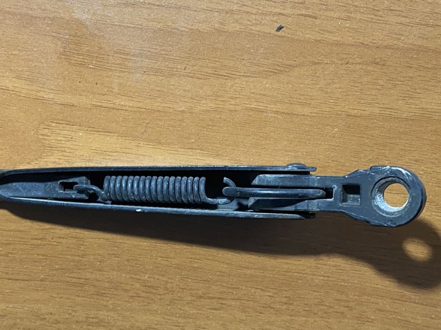 FORD 1520303 Рычаг-поводок стеклоочистителя заднего стекла в наличии Николаев