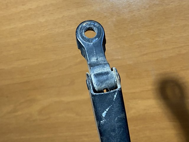 1520303 FORD Рычаг-поводок стеклоочистителя заднего стекла купить в Николаев