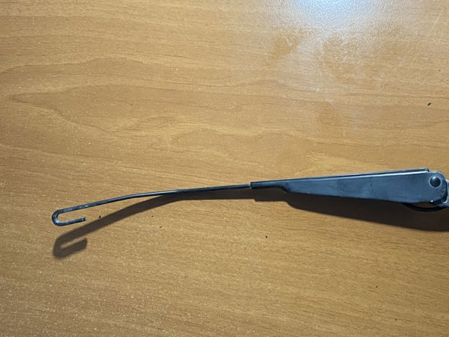 1520303 FORD Рычаг-поводок стеклоочистителя заднего стекла купить в Николаев