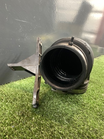 16578EC00A NISSAN Патрубок воздушный, выход воздушного фильтра купить в Каменское
