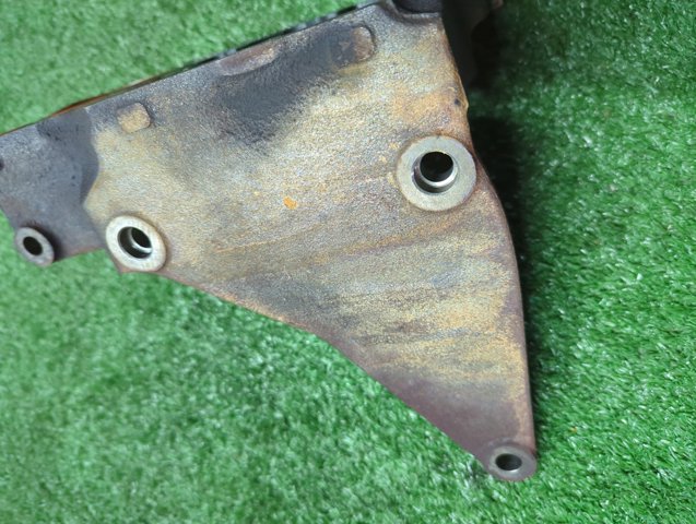 16811EQ400 Кронштейн топливного насоса ТНВД купить Черкассы