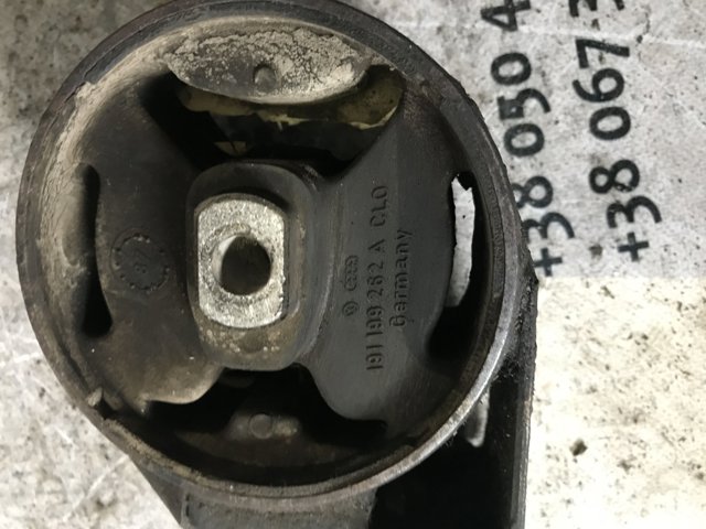 Подушка мотора правая 191199262A VAG